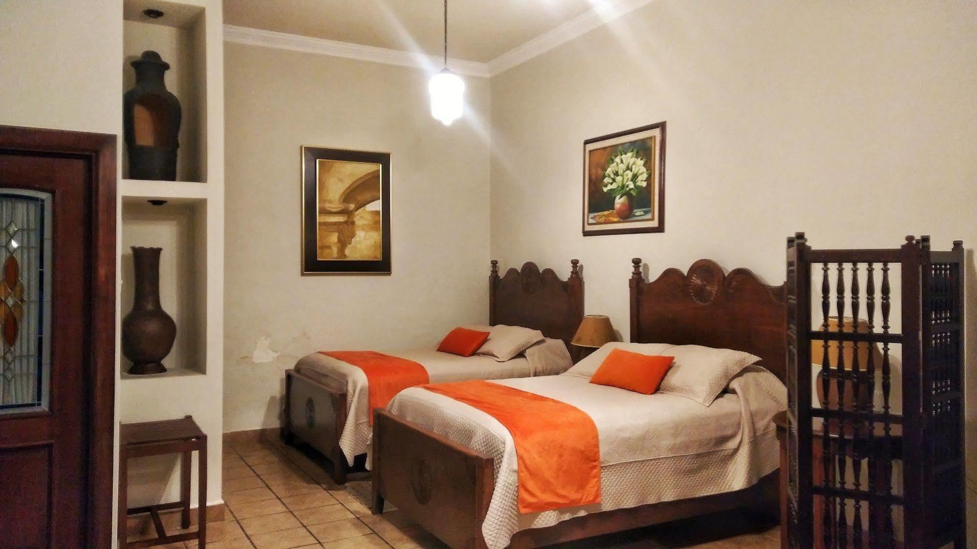 Hotel Aurora Антигуа-Гватемала Экстерьер фото
